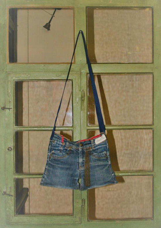 Jeanstasche 1. Modell "Mannheim" (ca. 35x20 cm), Schultertasche, 1 Gurt (105x4 cm): 79,00 €