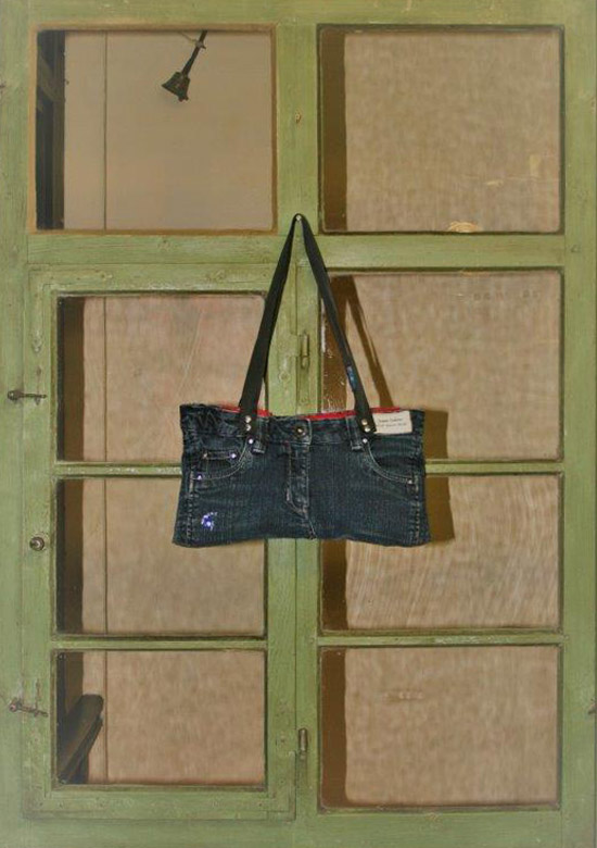 Jeanstasche 7. Modell "Nizza“ (ca.35x20 cm), Schultertasche, 1 Gurt (60x2,5 cm): 69,00 €