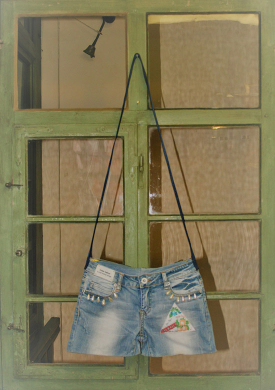 Jeanstasche 8. Modell "Georgia“ , Schultertasche, 1 Gurt, 89,00 €